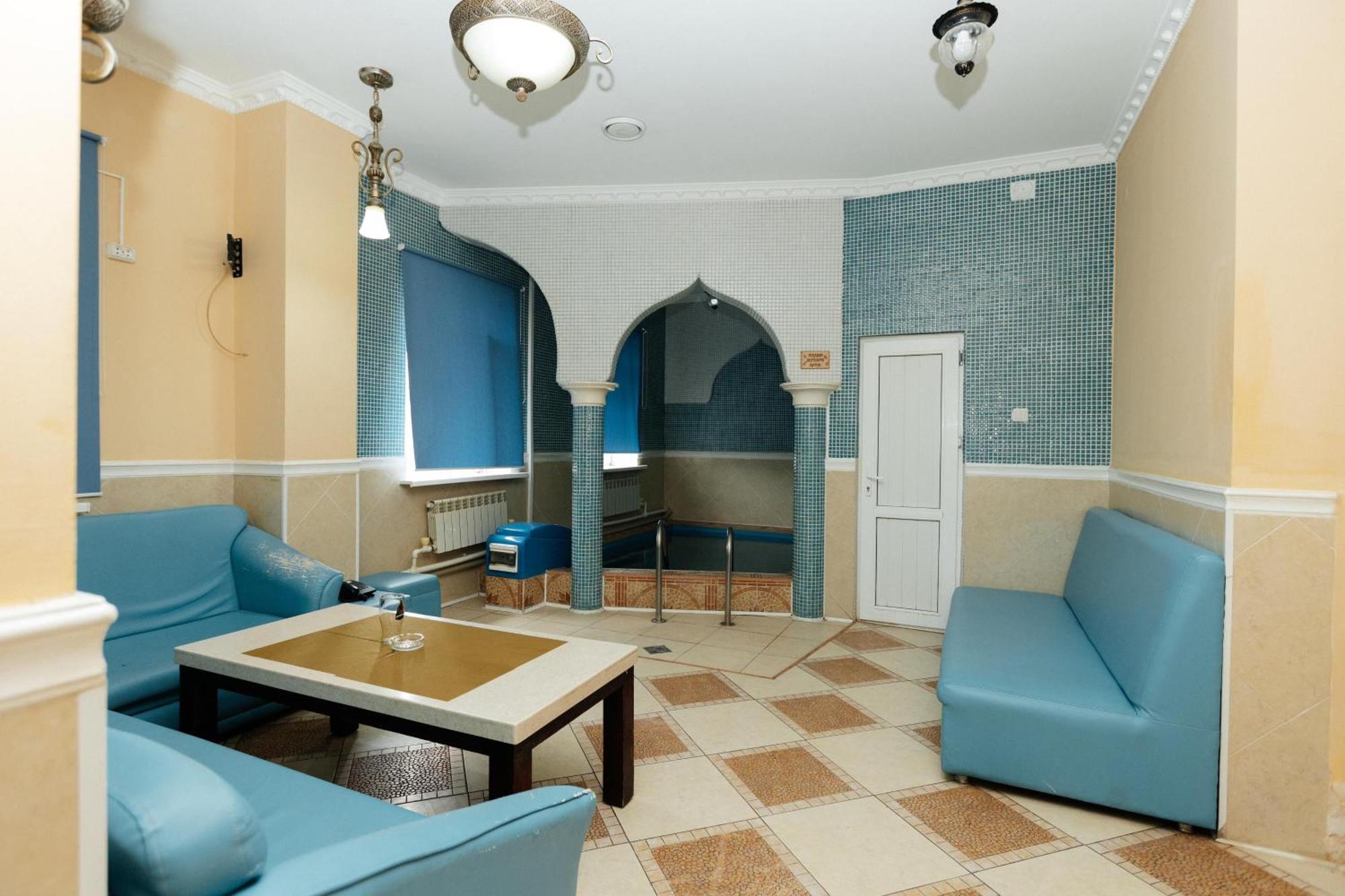 Alcazar Hotell Atyraū Eksteriør bilde